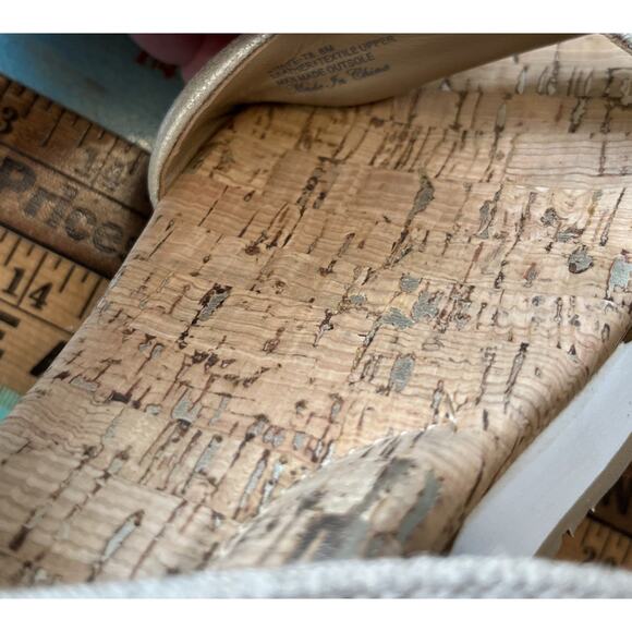 Donald Pliner Women’s 8 Shaye Ankle Strappy Sandals Metallic Tan Cork - Picture 8 of 10